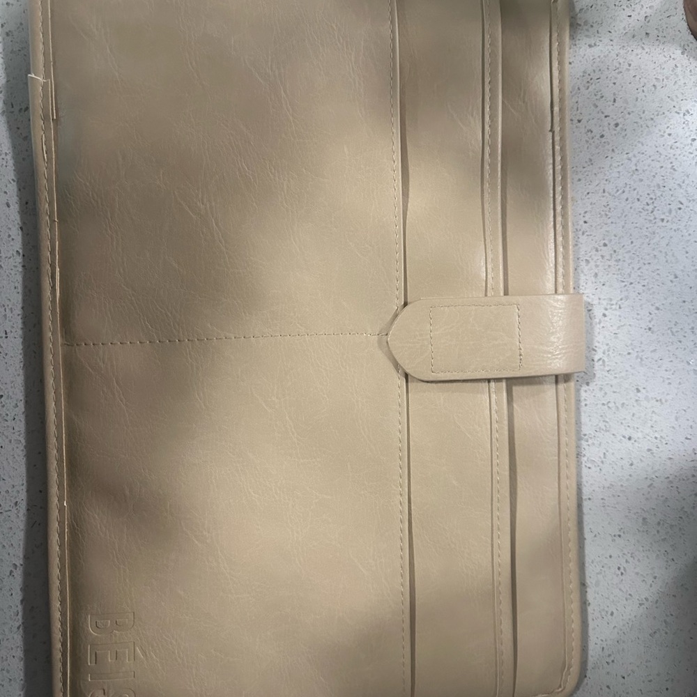 BEIS laptop sleeve
